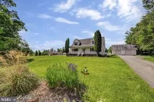 922 Meadowlark Dr, Madison Township, PA 18444