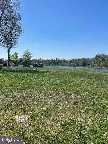 Covington Lakes Drive, Gouldsboro, PA 18424