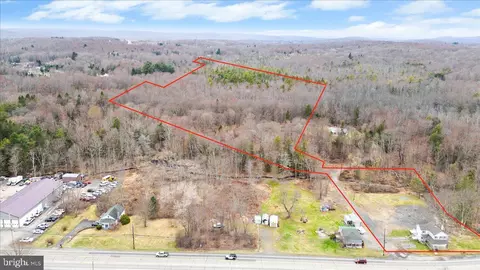 4 Hope Dr, Covington Township, PA 18444