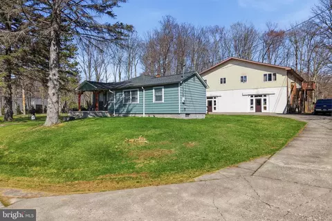 304 Drinker Tpke, Gouldsboro, PA 18424