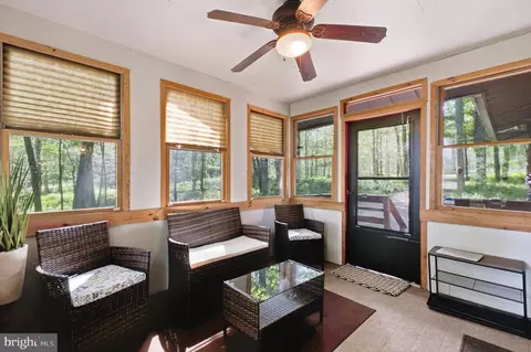 172 Lc Larsen Dr, Clifton Township, PA 18424