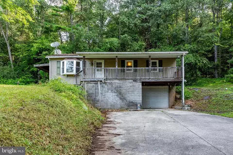 223 Chaapel Mountain Rd, Cogan Station, PA 17728