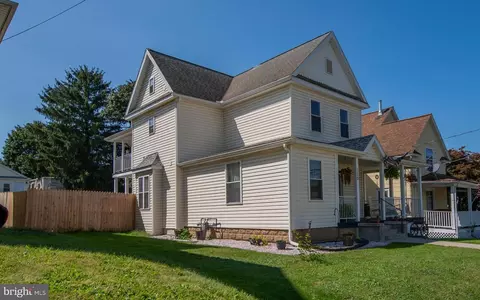 110 Spruce St, Jersey Shore, PA 17740