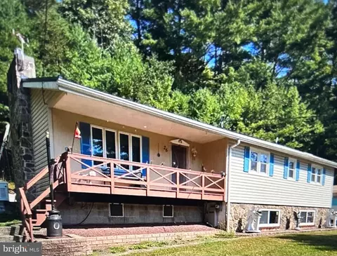 26 Hillside Dr, Waterville, PA 17776