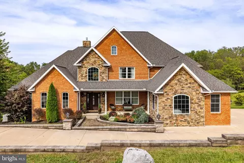 163 Whispering Ln, Montoursville, PA 17754