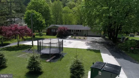 271 Ramsey Dr, Jersey Shore, PA 17740