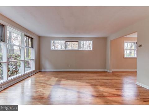 533 Forest Rd, Wayne, PA 19087 photo 3