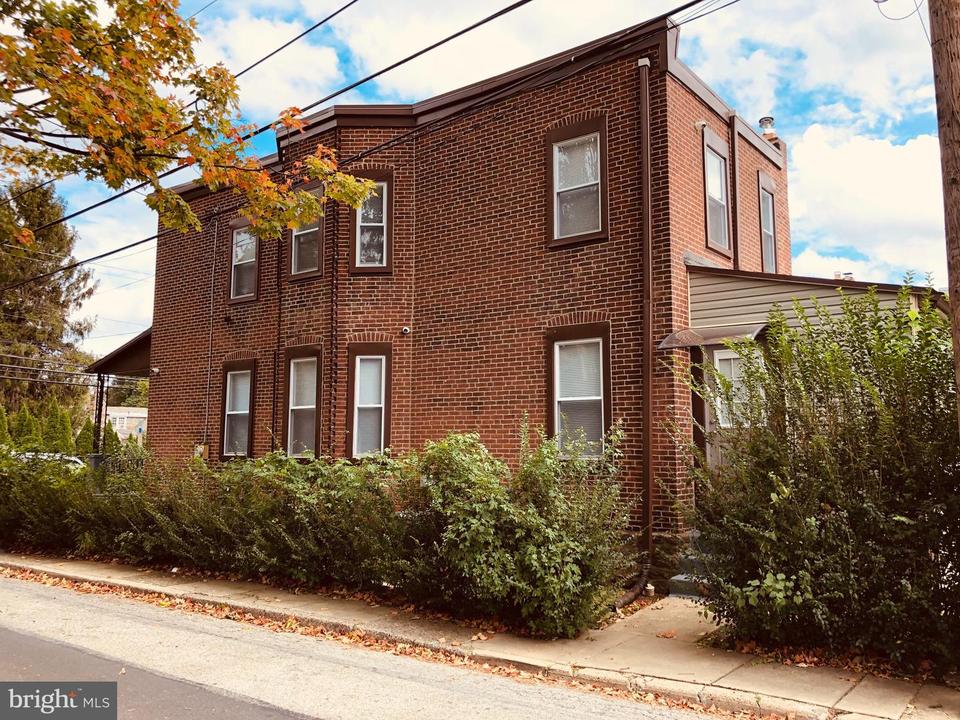 1450 Willow Ave, Elkins Park, PA 19027 37 Photos MLS PAMC2012488