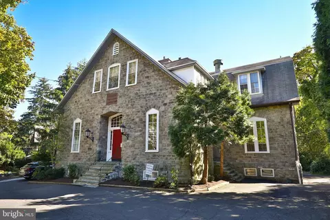 400 Greenwood Ave, Wyncote, PA 19095