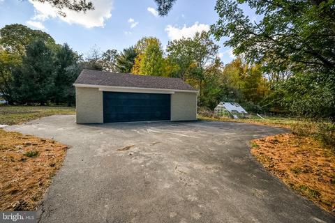 561 Fletcher Rd, Wayne, PA 19087 photo 2