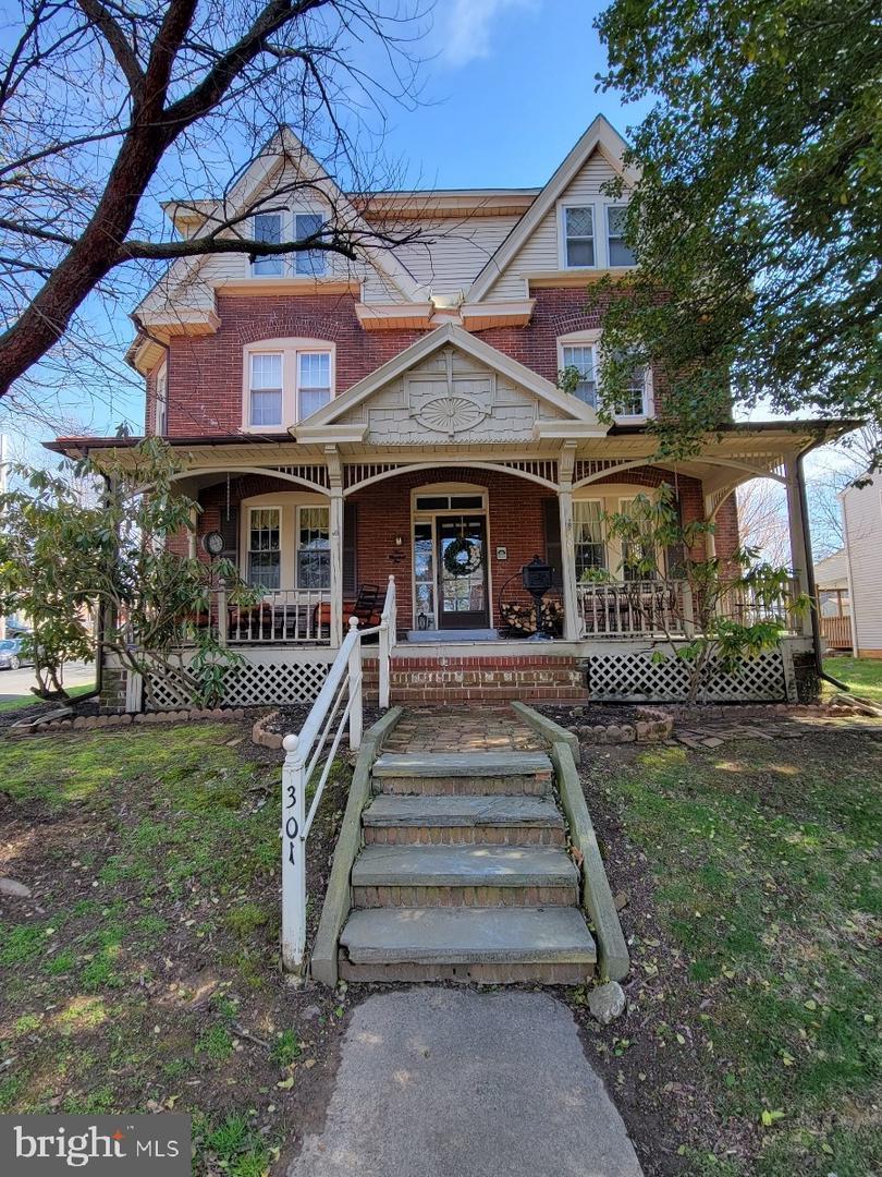 301 W Montgomery Ave, North Wales, PA 19454 30 Photos MLS 