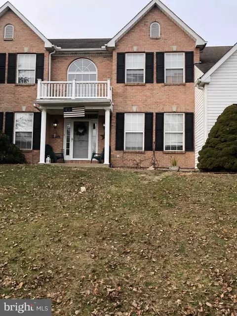 51 Pine Tree Dr, Royersford, PA 19468