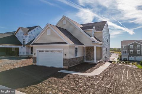 208 Hampton Ct, Harleysville, PA 19438