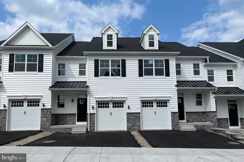 101 Arch Way, East Norriton, PA 19401