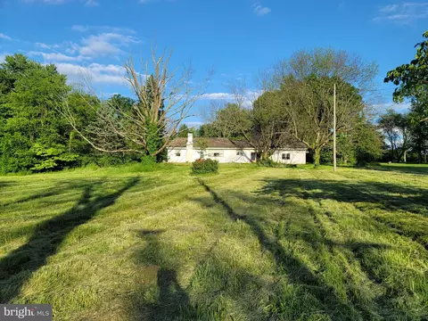 2126 Needhammer Rd, Pottstown, PA 19464