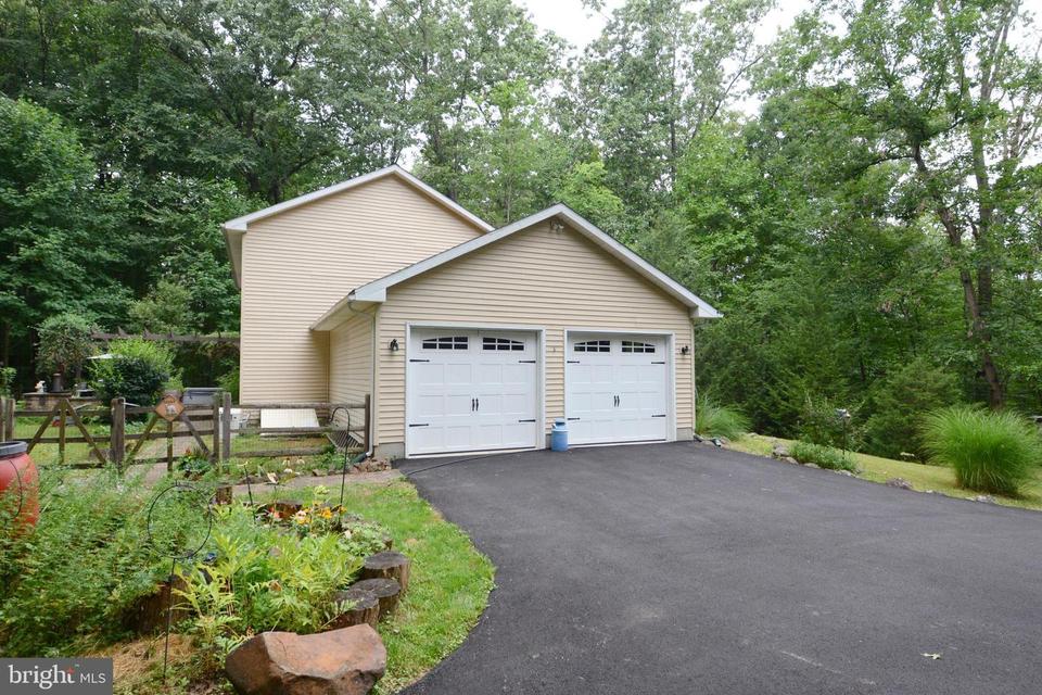  1608 Woodland Rd, Green Lane, PA 18054 photo 11