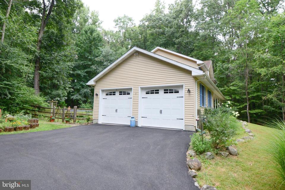  1608 Woodland Rd, Green Lane, PA 18054 photo 10