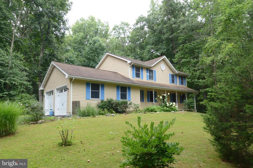  1608 Woodland Rd, Green Lane, PA 18054 photo 2