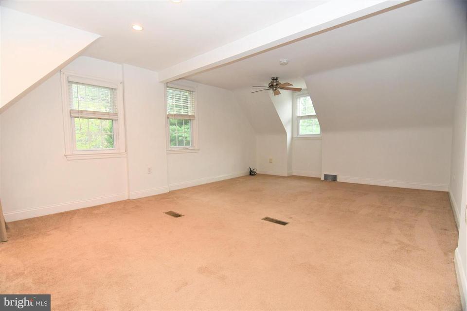  525 S York Rd, Hatboro, PA 19040 photo 17