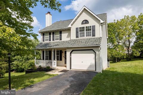 34 Blackberry Dr, Pottstown, PA 19464