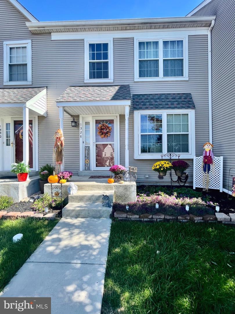 1328 Statesman Rd, Norristown, PA 19403 photo 2