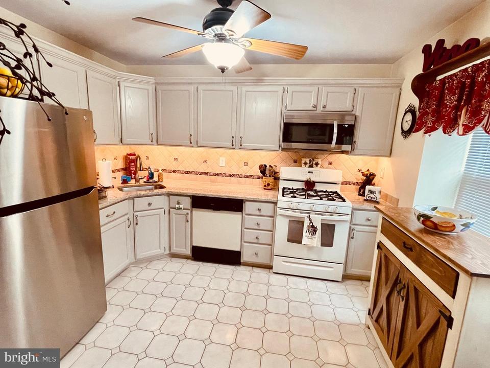  1328 Statesman Rd, Norristown, PA 19403 photo 10
