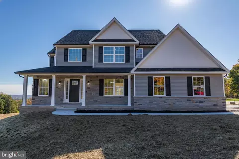 118 Colonial Dr, Perkiomenville, PA 18074