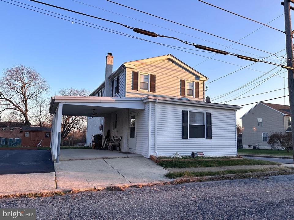 302 E Howard St, Pottstown, PA 19464 24 Photos MLS PAMC2060032