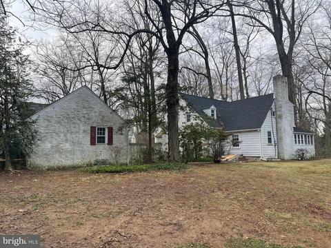 1221 School Ln, Jenkintown, PA 19046