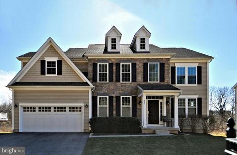221 S Landmark Ln, Fort Washington, PA 19034