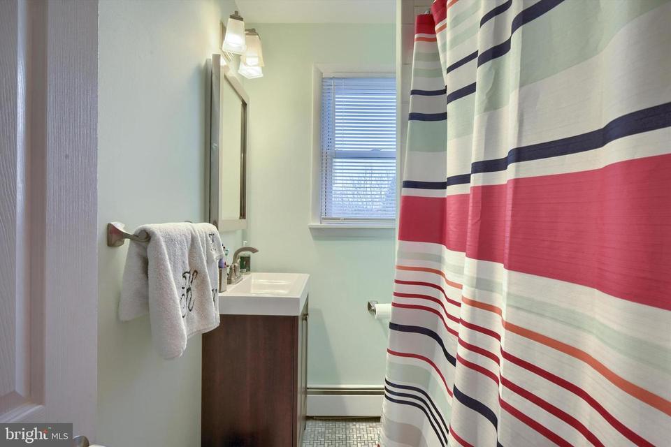  203 Bryans Rd, Norristown, PA 19401 photo 18
