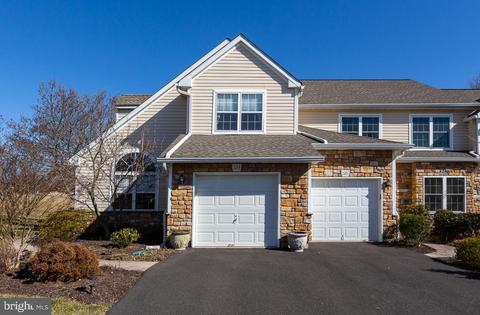 123 Canterbury Ln, Blue Bell, PA 19422