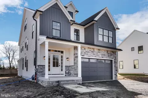 2 Blackhorse Woods Ln, Plymouth Meeting, PA 19462