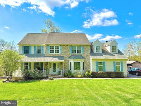 214 Hollowbush Ln, Perkiomenville, PA 18074