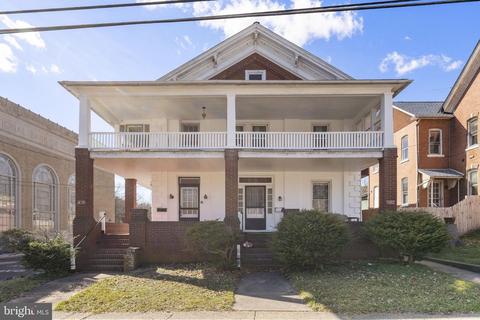 449-451 Main St, Schwenksville, PA 19473