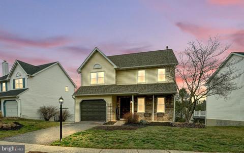 64 Commons Dr, Pottstown, PA 19464