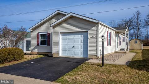 323 Farm Ln, North Wales, PA 19454