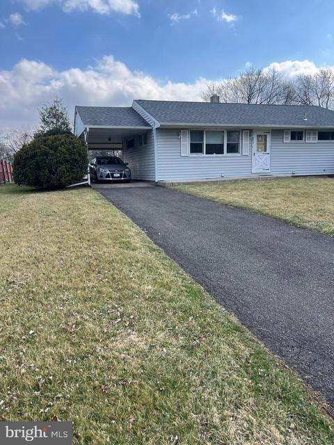 902 SE Rose, Hatfield, PA 19440