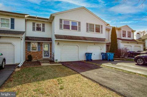 135 Jonathan Dr, North Wales, PA 19454