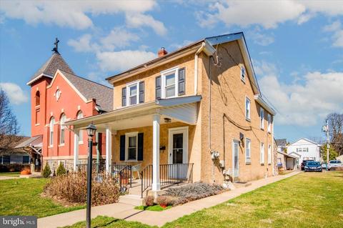 39 Jenkins Ave, Lansdale, PA 19446