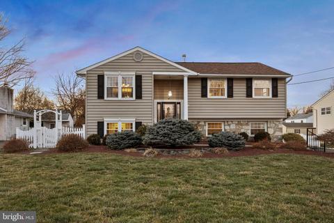 20 Harcourt Ln, Hatboro, PA 19040