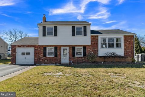 868 Lombardy Dr, Lansdale, PA 19446