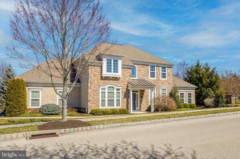 201 Goldenrod Dr, Upper Gwynedd, PA 19446