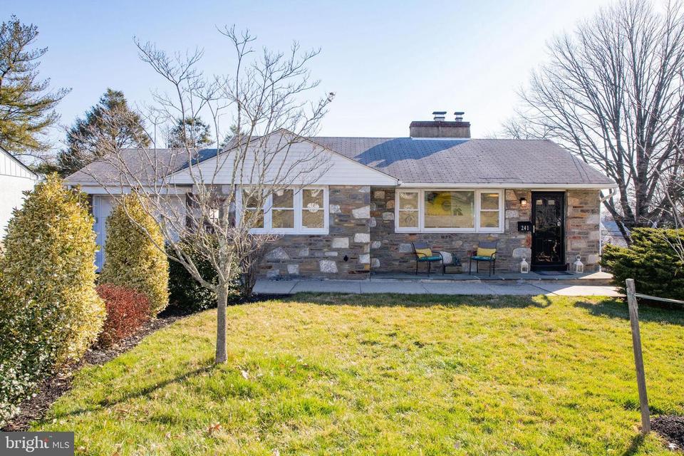  241 Limekiln Pike, Glenside, PA 19038 photo 2