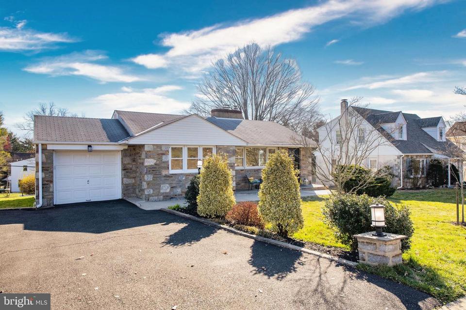  241 Limekiln Pike, Glenside, PA 19038 photo 1