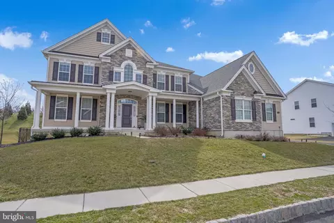 3435 Moore Ln, Huntingdon Valley, PA 19006