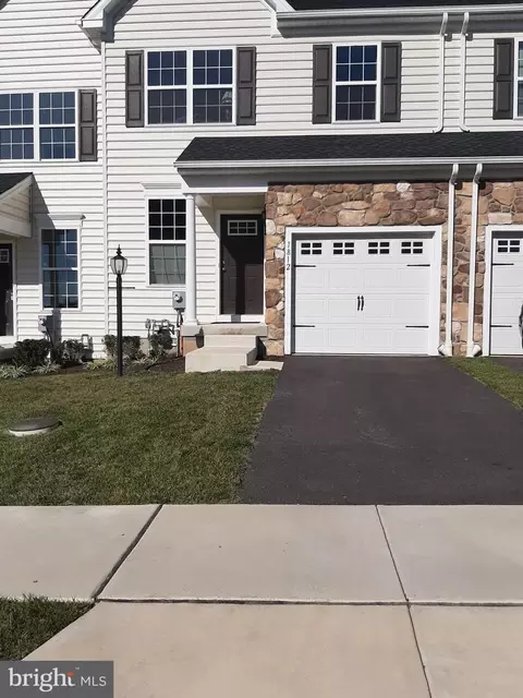 420 Sweet Bay Ln, Eagleville, PA 19403