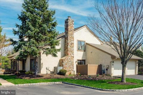 44 Highgate Ln, Blue Bell, PA 19422