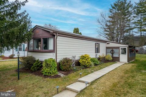 372 Woodstream Way, North Wales, PA 19454