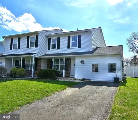 16 Curry Ln, Horsham, PA 19044